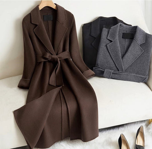 Elegant Wool And Cashmere Coat With Fitted Cut And Suit Collar